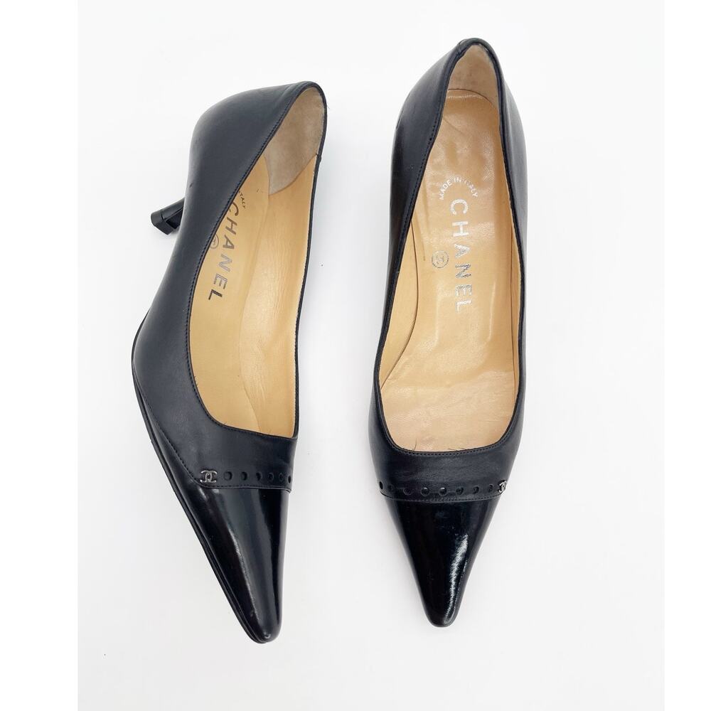 Chanel Vintage Black Leather Cap Toe CC Logo Kitten Heel Pointed Pumps EU 36.5